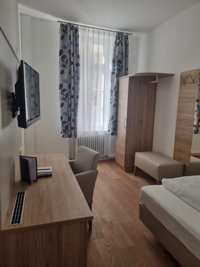 Single Room,1191299080:JPEG
