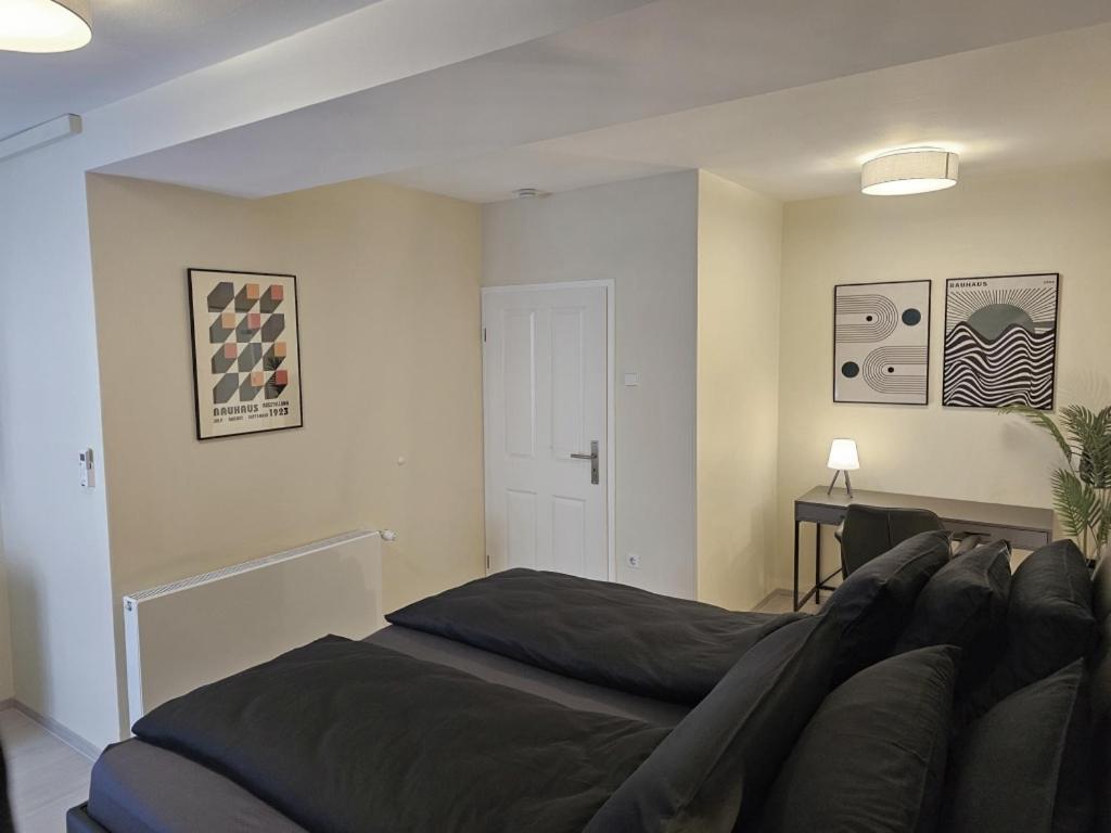 One-Bedroom Deluxe Apartment